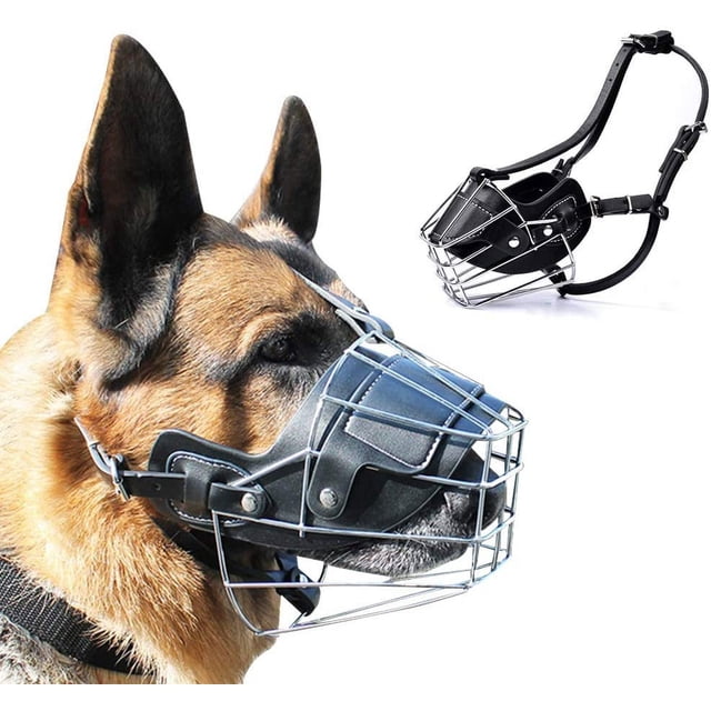 Dog Muzzle Muselière en Métal pour Chien par TAIWO, Fabriquée en Fer Noir avec Sangles Ajustables pour un Ajustement Sécuritaire. Conçue pour les Grandes et Moyennes Races de Chiens, Offerte en Tailles m, L, TG et TTG. l'Image Montre un Berger Allemand Portant la Muselière, Mettant en Valeur Son Cadre en Métal durable et Son design Ergonomique pour la Sécurité et le Confort.