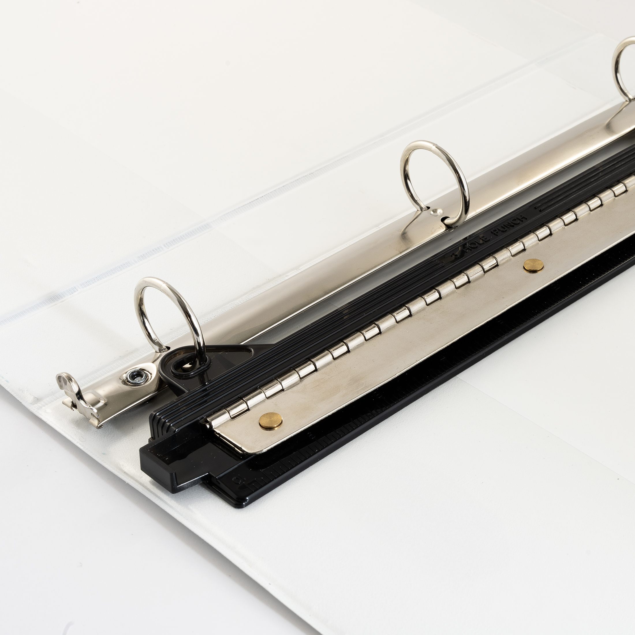 Swingline Perforateur portable à 3 trous