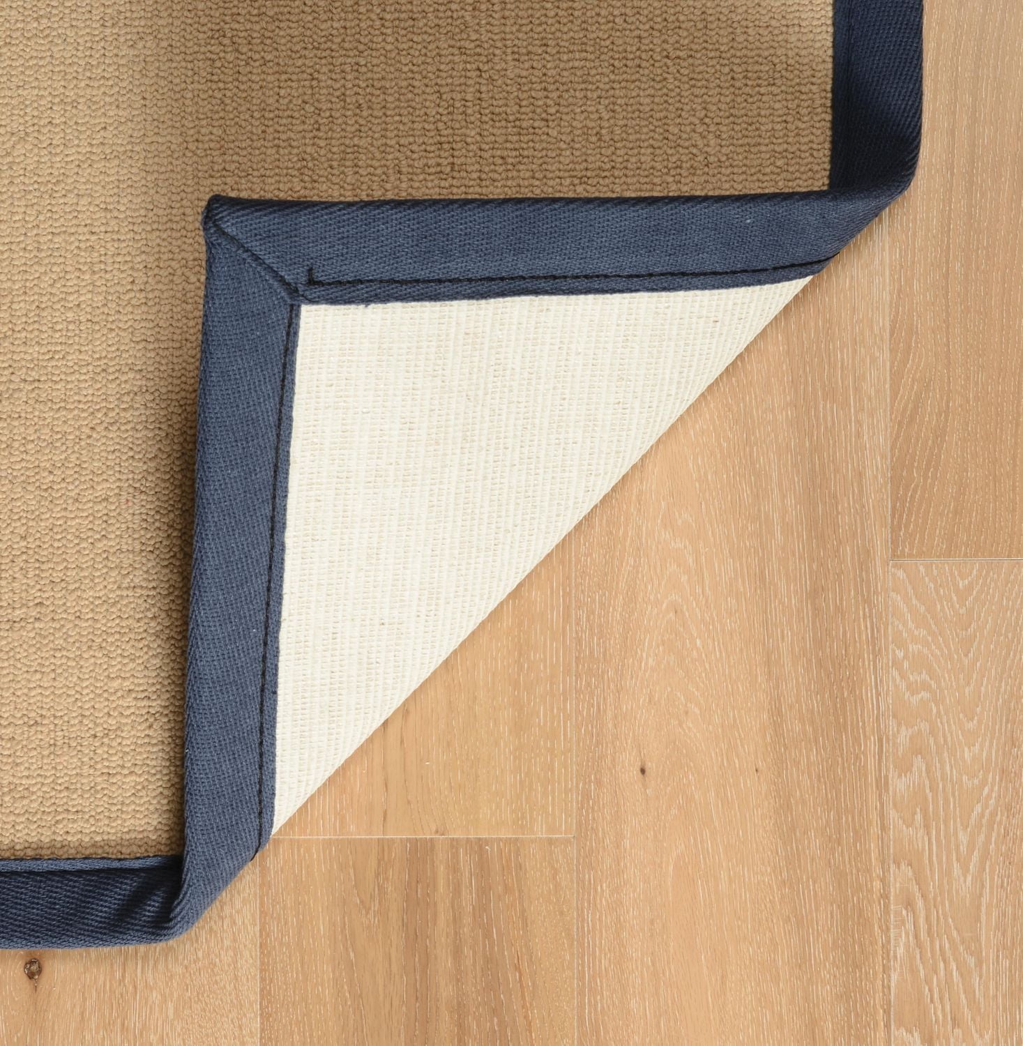 Tapis d'appoint Athena sisal et bleu de 4 pi x 6 pi