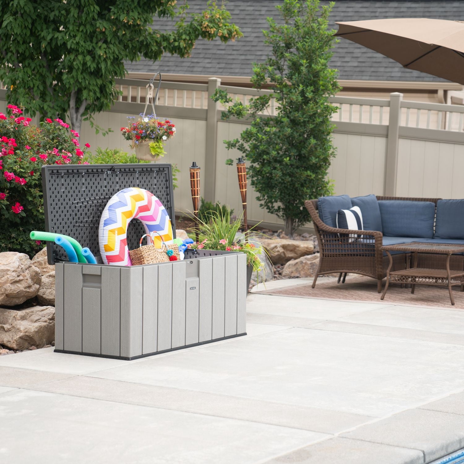 LIFETIME 116 Gallon Outdoor Storage Box, Brown Lid