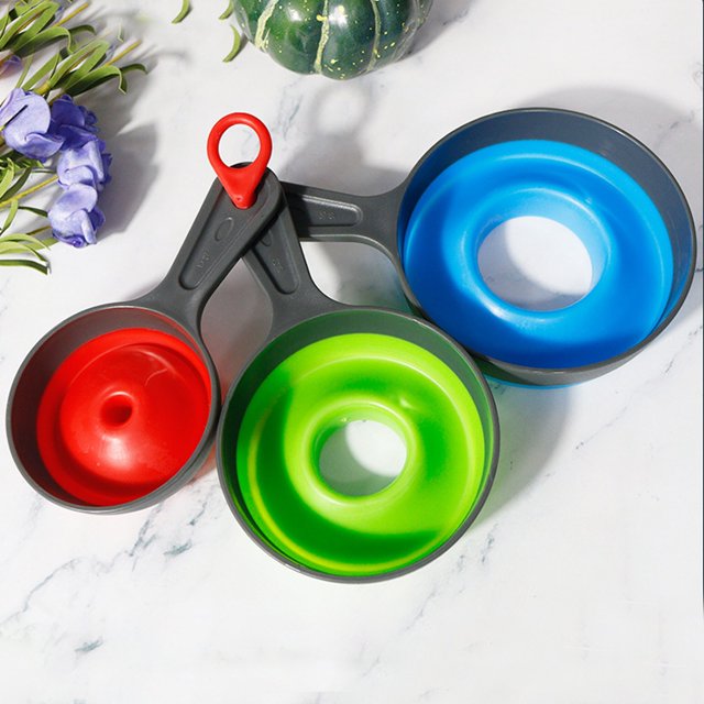 Oleegame 1PC Retractable Folding Plastic Funnel Large Caliber Wide Mouth Thin Mouth Funnel Kitchen Oil Funnel Three Set Blue