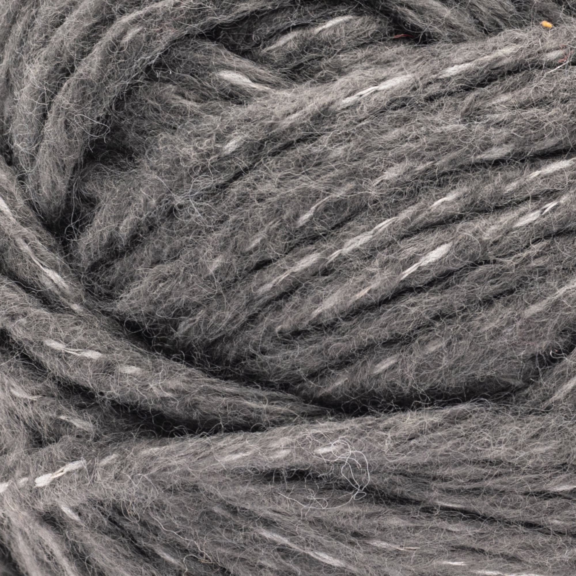BERNAT® SUPER FLUFFEE™ Laine Polyester,Acrylique,Nylon , n° 6, CHARBON, 280g 9,8 oz), 163 m (178 Yards)