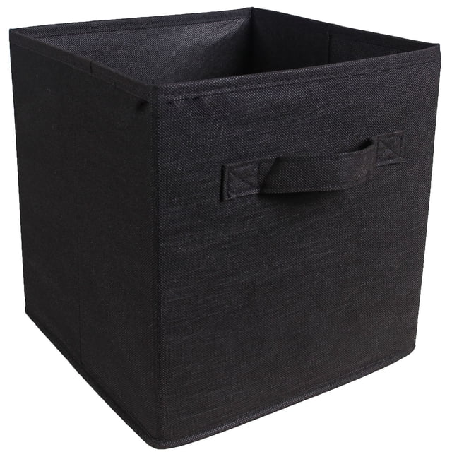 Suncoda Bacs de Rangement, Panier de Rangement pour Vêtements Grande Capacité en Tissu Non Tissé et Carton, Présenté de Couleur Noire avec un design Pliable. Comprend des Poignées Doubles en Plastique pour un Glissement et un Tirage Faciles, Idéal pour Organiser les Chambres, les Garde-Robes Ou le Rangement sous le Lit. Convient au Rangement d'Articles Saisonniers comme des Couvertures Ou des Oreillers. Dimensions : 10.6 x 10.6 x 11 Pouces (27x27x28cm).