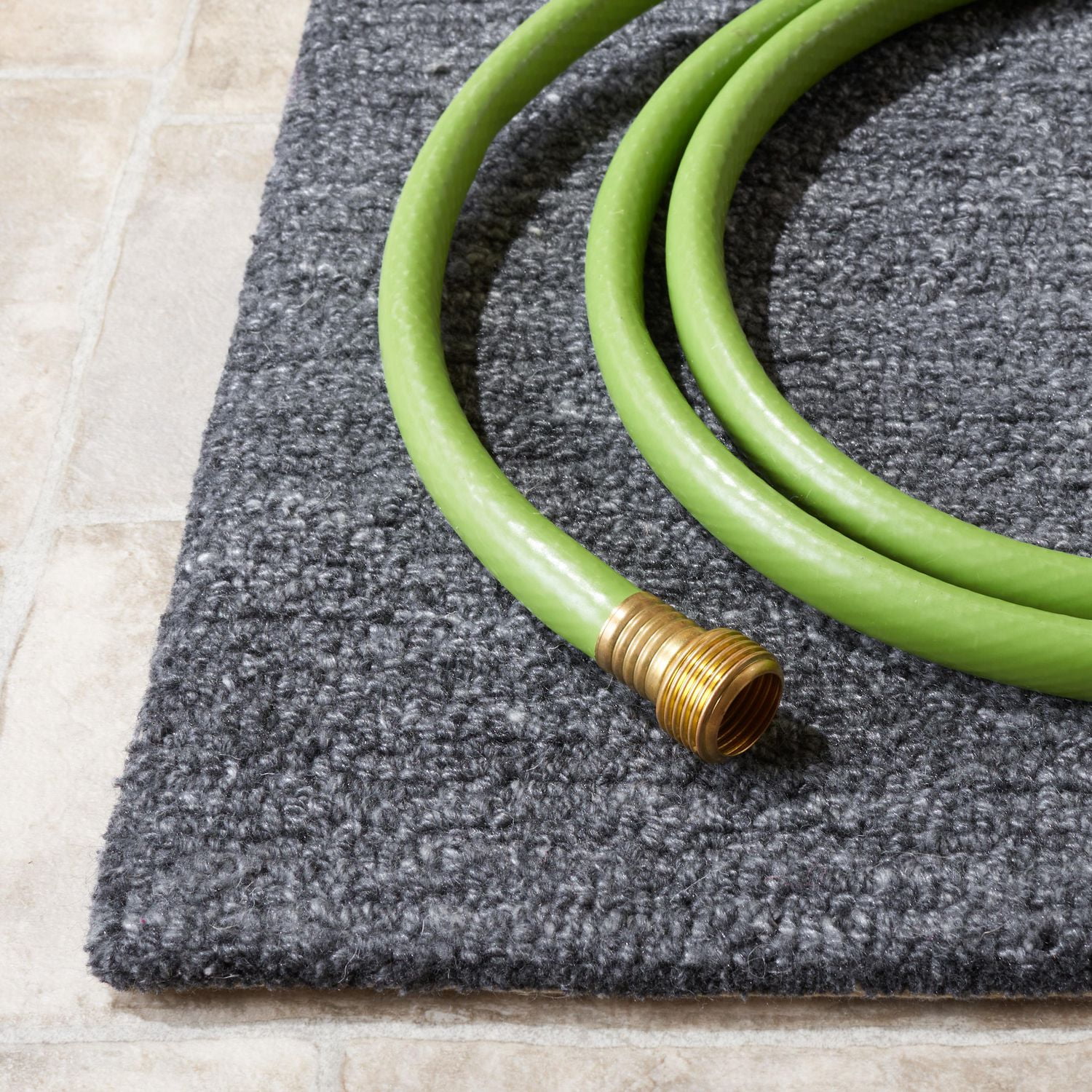 SAFAVIEH Outdoor Micro-Loop Garrett Solid Indoor/Outdoor Area Rug