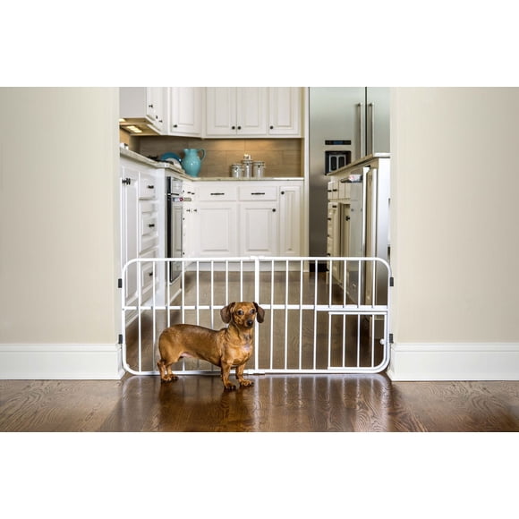 Barrière extensible pour animaux Lil’ Tuffy de Carlson Pet Products avec chatière