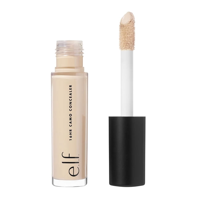 e.l.f Cosmetics Cache-Cernes camouflage 16 H en tube Cylindrique Transparent avec Cache-Cernes beige, Marquage Texte Noir, et Capuchon Noir Mat avec Applicateur Montrant une Embout Éponge beige Incliné, Offrant une Résistance aux Plis, Couvrance Totale pour camouflage sous les Yeux et Taches avec Port après 16 Heures.