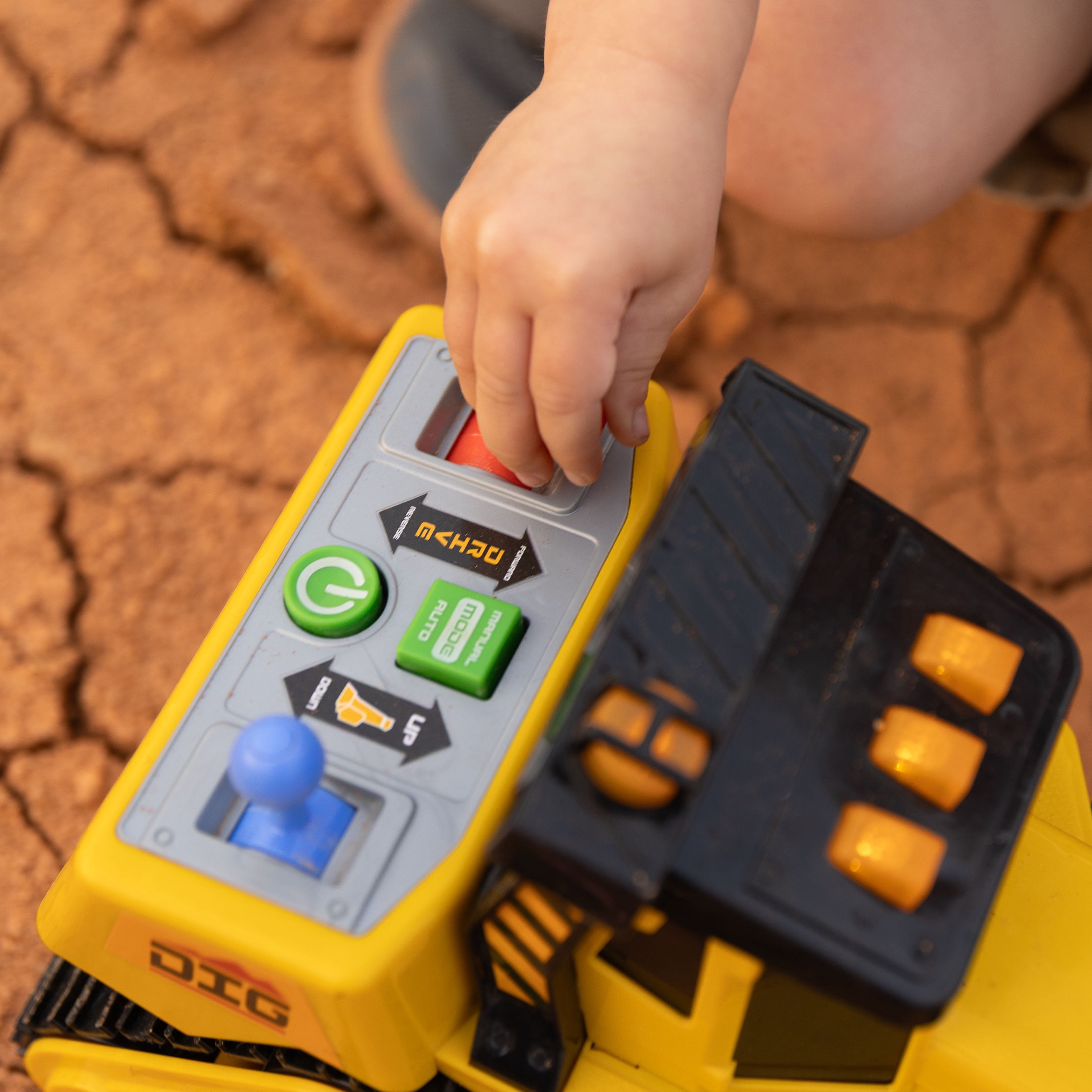Maxx Action 16" Dozer with Joystick Controls, Lights, Construction Sounds, Motorized Movement, and Real Working Bucket