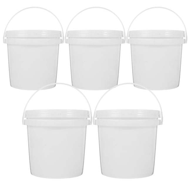 5pcs Plastic Bucket With Handle Water Bucket Portable Lidded Bucket Wash Bucket for Farm 2L. A set of five white plastic buckets with lids and handles, each measuring approximately 16.10 cm in diameter and 15.50 cm in height. These durable and versatile buckets are suitable for various uses, including water storage, paint mixing, fishing, and household cleaning. The smooth surface ensures easy cleaning, and the portable design with handles makes them convenient for transport. Ideal for dormitories, kitchens, hotels, and farms.