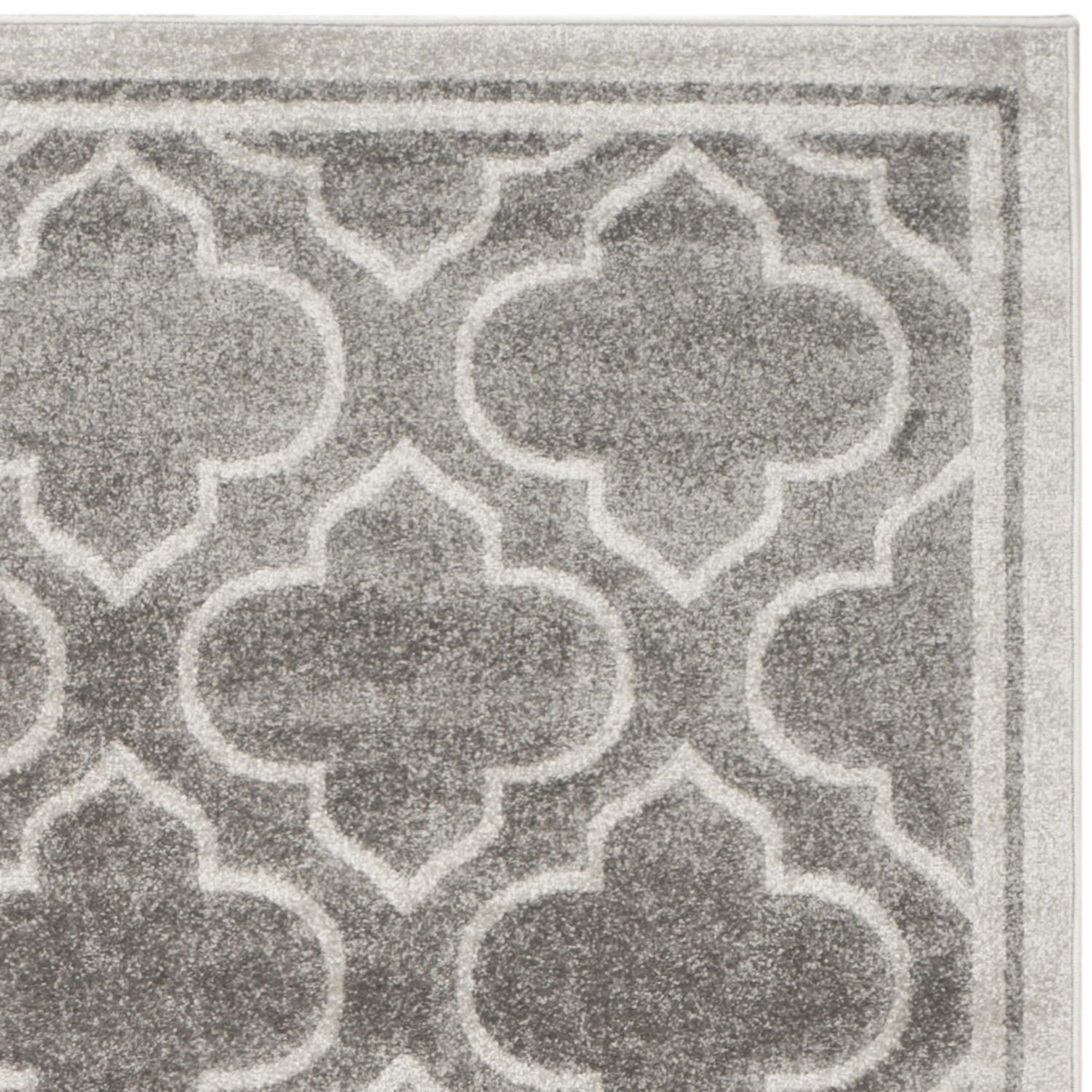 Safavieh Amherst Wilson Geometric Area Rug