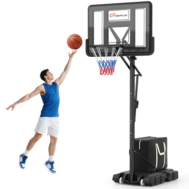 Costway Système de Support de Panier de Basketball Portable et Ajustable de 44 Pouces avec Sac Sécurisé, Doté d'Un Panneau Arrière pour Animal de Compagnie Incassable de 44 Pouces, d'Une Hauteur de Rebord Ajustable de 8 à 10 Pieds, et d'Une base Robuste Pouvant Être Remplie d'Eau Ou de Sable pour la Stabilité. le Système Comprend un Sac Sécurisé pour un Poids Accru et Deux Roues Intégrées pour une Portabilité Facile. Convient à une Utilisation Intérieure et Extérieure, Montré dans un Contexte de Cour Arrière avec un Joueur Qui Fait un Lay-Up.