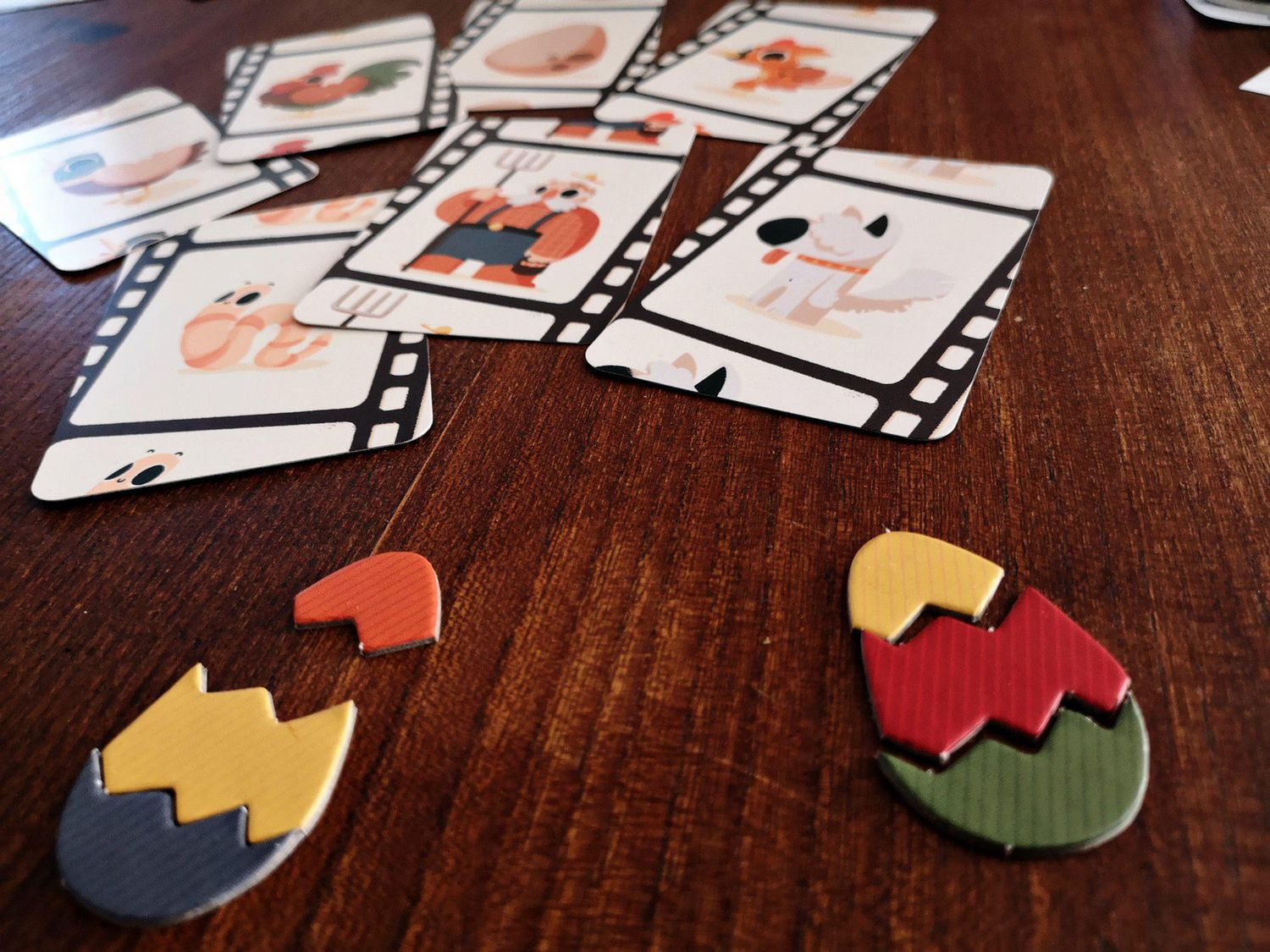 Oka Luda Editions - Poule Poule (FR/EN) - Jeu de société
