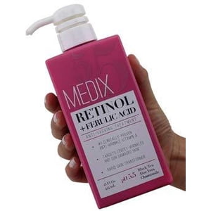 Medix 5.5 Retinol Crème avec un traitement anti-salissure d'acide ferlulique. Cible les rides de crépey et la peau endommagée par le soleil. Crème anti-âge infusée avec le thé noir, Aloe Vera, et la camomille (15oz) 15o
