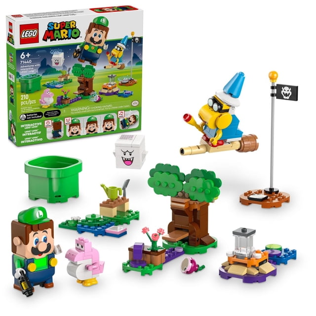 LEGO Super Mario Aventures avec Ensemble de Jeu Jouet LEGO Luigi Interactif Mettant en Vedette une Figurine LEGO Luigi Interactive en Vert et Bleu, Bébé Yoshi Rose, Kamek sur un Balai et Boo ghost. Comprend des Constructions à Thème Jardin comme un Tuyau de Départ, un Arbre, une Plateforme de Champignons et un Poteau de But avec un Drapeau Bowser. Contient 210 Pcs pour Enfants de 6 Ans et Plus.