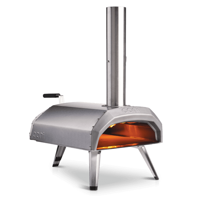 Ooni Karu 12 Four à Pizza Multi-Carburant - 1re Génération, un Four à Pizza d'Extérieur avec un Corps en Acier Inoxydable, une Isolation en Fibre de Céramique et une Pierre de Cuisson Ooni Extra Épaisse. Il Offre Plusieurs options de Carburant, Y Compris le Bois, le Charbon et le Gaz (avec un Brûleur Séparé). Portable à 26,4 Lb (12 kg), Atteint 950 °F (500 °C) en 15 minutes pour une Pizza Cuite à la Pierre en 60 Secondes.