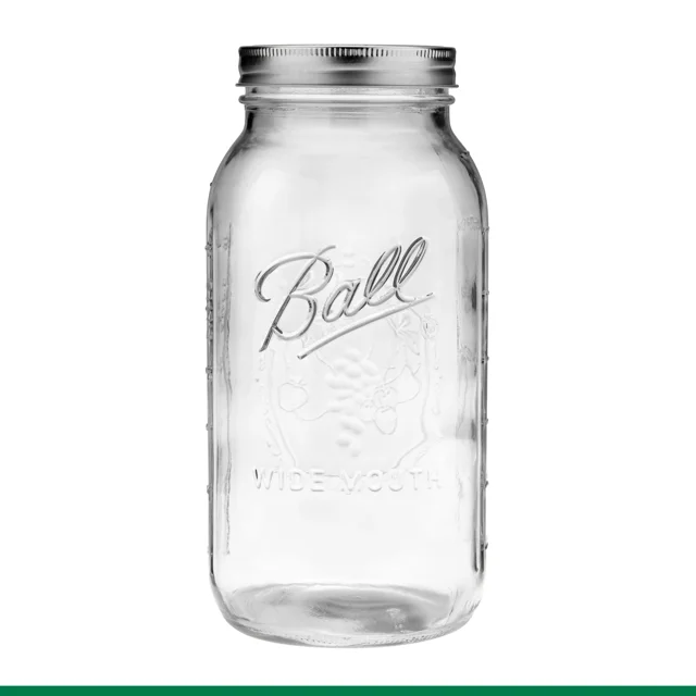 Ball Pots Mason & Couvercles, Grand Ouverture, Format Demi-Gallon de 1,8 L, Lot de 6 Présentant des Pots à Grand Ouverture en Verre Transparent Embossés du logo Ball et du Motif de Vigne, Chacun Scellé avec un Couvercle et une Bande en Métal Argenté, Idéal pour l'Organisation de la Cuisine, le Rangement des Aliments, la Mise en Conserve, la Conservation et les Projets d'Artisanat.