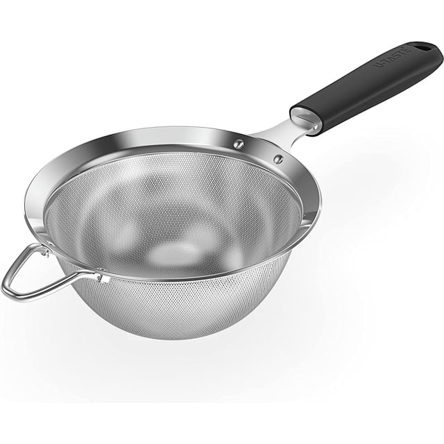 18/8 Stainless Steel Mesh Strainer: U-Taste 5.5 Inch Kitchen Fine Mesh Sieve Food Colander with Riveted Sturdy Silicone Handle and 30 Mesh Hole for Straining Flour, Pasta, Fruit, Quinoa (Black)