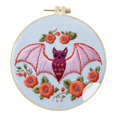 thumbnail image 1 of Kit DJN d'Halloween – Ensemble de Broderie & Chauve-Souris avec Tissu à Fil Anneau & Outils / Déco Bricolage Jouets et Passe-Temps Arts & Artisanat & Jouets Bricolage, 1 of 8