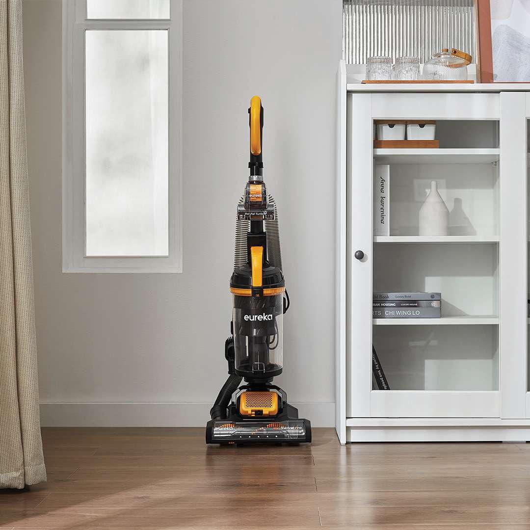Aspirateur vertical Eureka Max Swivel Pro