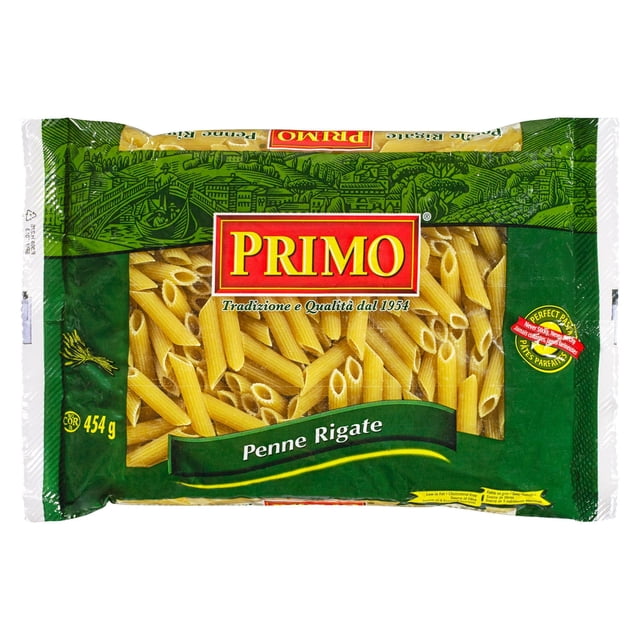 Primo Pâtes Sèches Pene Rigate dans un Emballage Vert de 454 g avec Fenêtre Transparente Montrant penne Rigate Jaune Doré Faits de Semoule de Blé Dur Canadien 100 %, Faibles en Gras, Sans Cholestérol et source de Fibres, Convenant à Divers Plats de Pâtes.