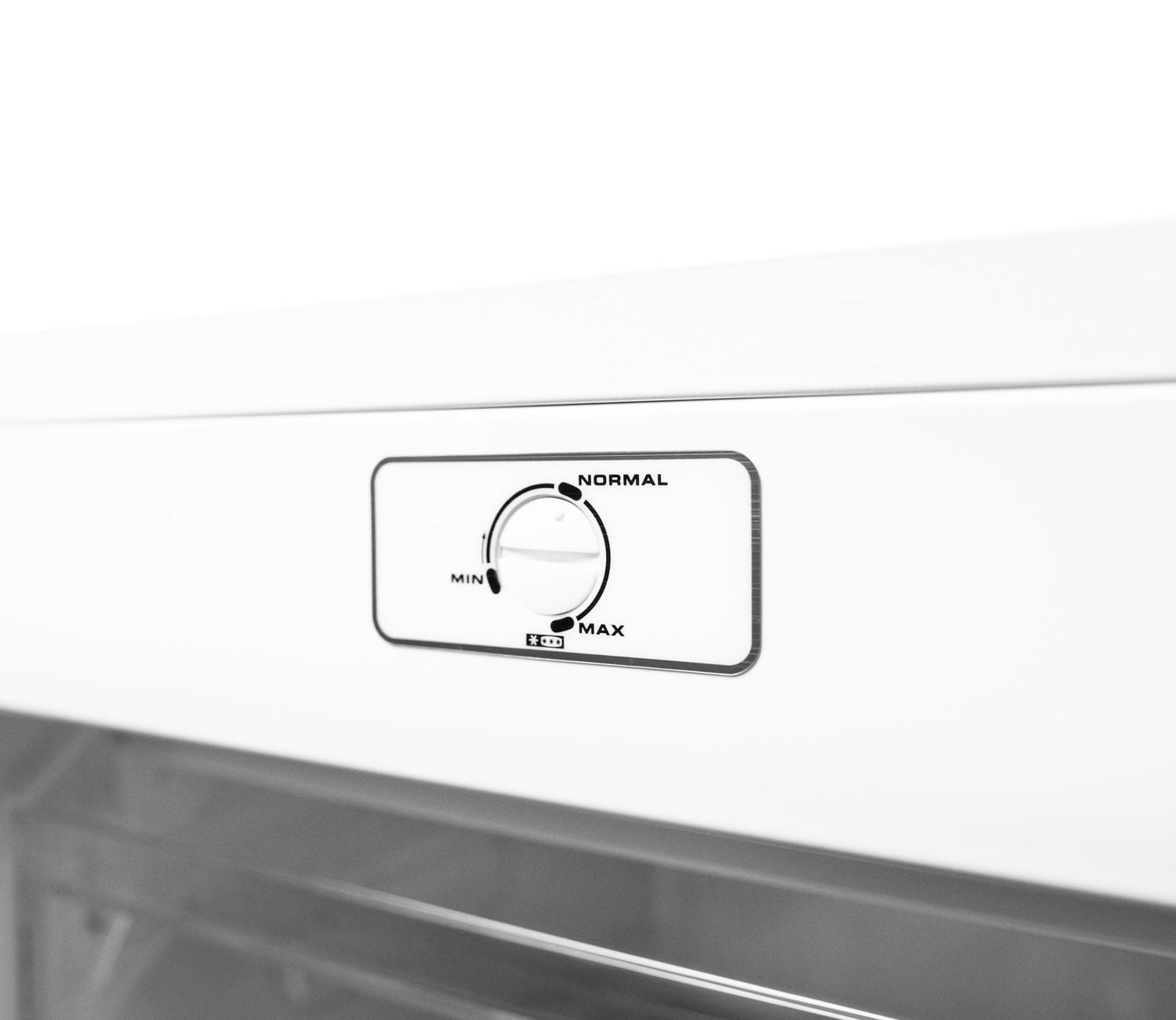 Congélateur vertical Danby DUFM060B1WDB de 6,0 pi3 en Blanc