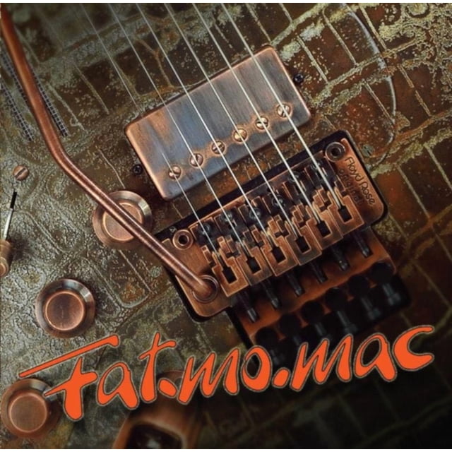 FAT.MO.MAC - FAT.MO.MAC (Vinyle LP) Pochette d'Album Montrant un Gros Plan du Pont Floyd Rose d'Une Guitare Électrique et des pickups avec une Finition Métallique Texturée et du Quincaillerie en Cuivre, avec le Texte Stylisé orange « FAT.MO.MAC » au Bas.