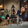 thumbnail image 3 of LEGO La maison hantée (10273) Ensemble de construction (3 231 pièces), 3 of 7