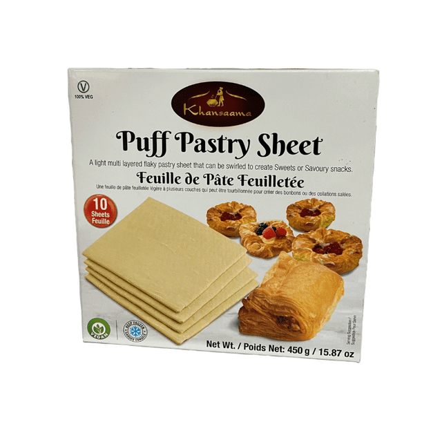 Feuilles de Pâte Feuilletée KHANSAMA 450 g Boîte Montrant 10 Feuilles de Pâte Empilées à Plusieurs Couches et Floconneuses Idéales pour les Pâtisseries Surgelées du Déjeuner, avec des images de Collations Sucrées et Salées Cuites au Four, Certifiées Véganes et Compatibles Congélateur, Poids net 450 Grammes