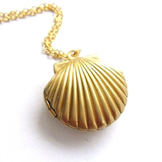 Riforla Seashell Locket Pendant Gold Necklace featuring a gold-tone brass seashell-shaped locket on a delicate chain. The pendant measures 51 cm in length and is designed for women, suitable for daily wear or special occasions. A stylish piece of fashion jewelry that complements various outfits.