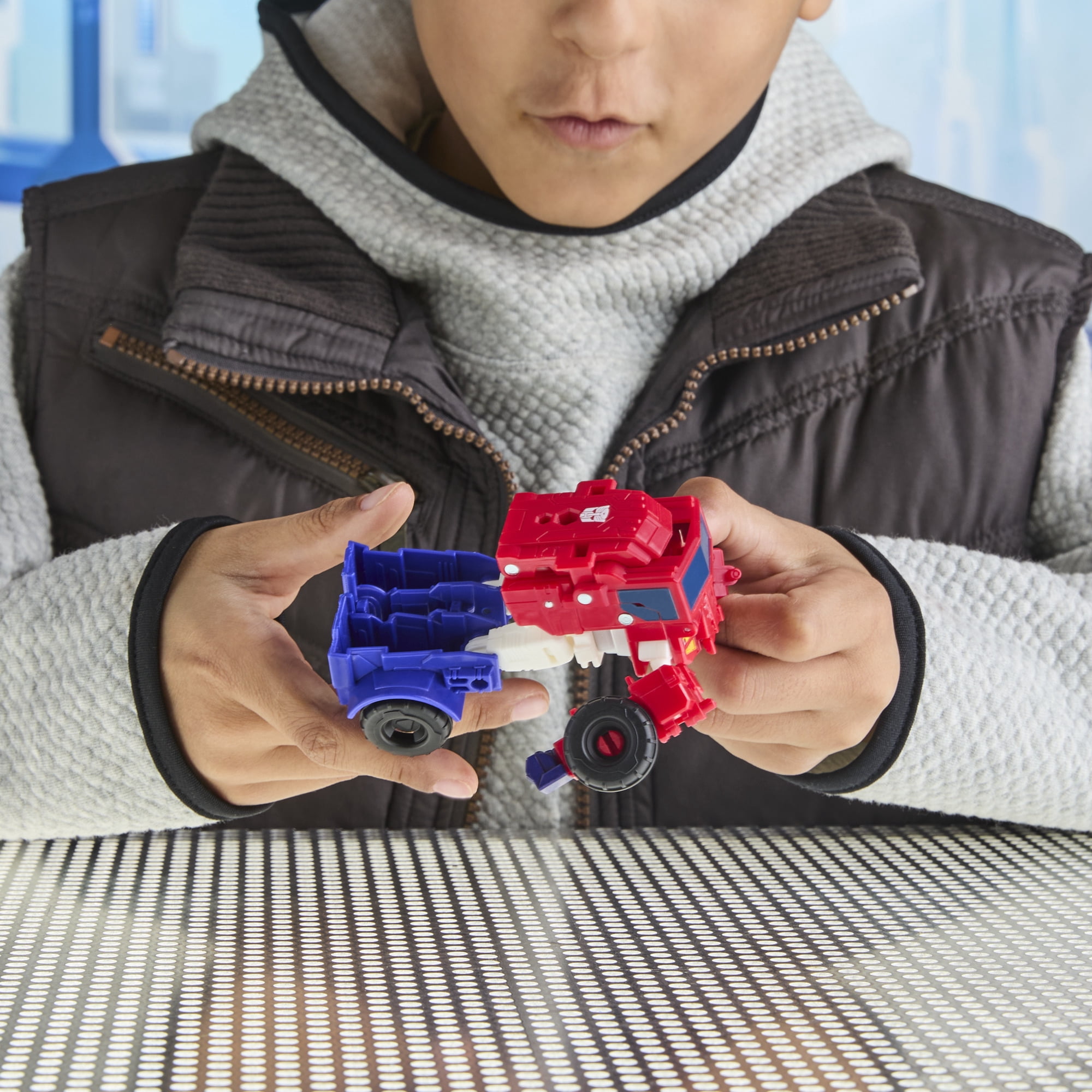 Transformers CYBERWORLD Cyber Changers Optimus Prime Action Figure