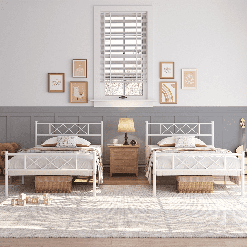 FullFurnique Cadre de Lit Plateforme en Métal Simple avec Tête et Pied de Lit, Double, Blanc