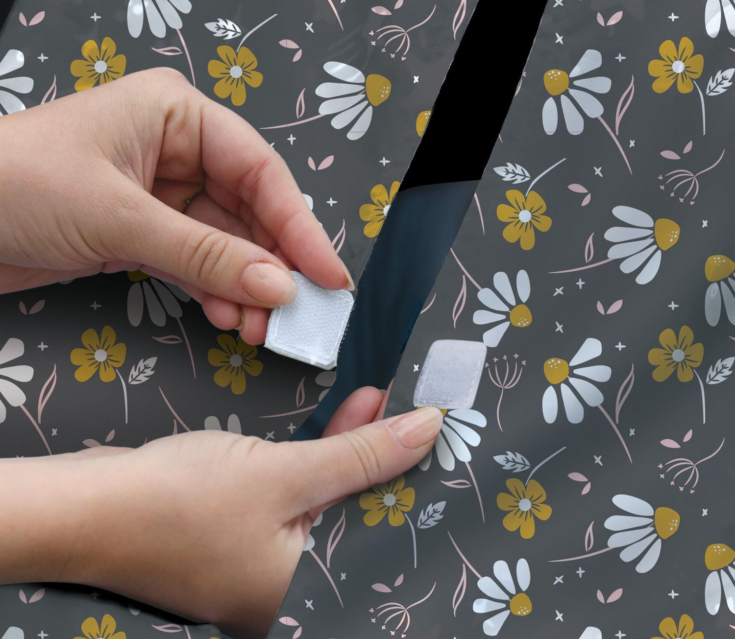 Sur la couverture de l'auvent Goldbug Girls Daisy