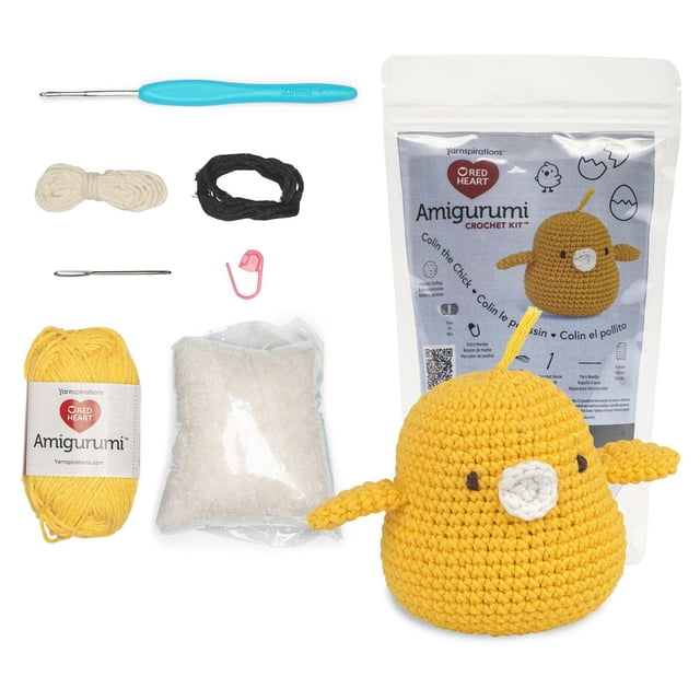 Red Heart™ AMIGURUMI Crochet Trousse de Collection au Crochet avec un Poussin Jaune au Crochet Terminé Comprenant un Bec Blanc et des Yeux Noirs, Exposée aux Côtés du Contenu de la Trousse Incluant du Fil de Coton Recyclé Jaune, Blanc et Noir, Crochet Bleu, Aiguille de Fil, Marqueur de Point Rose, Rembourrage en polyester et une Feuille de Motif dans un Emballage Refermable, Convient aux Projets Créatifs et aux Cadeaux de Collection.