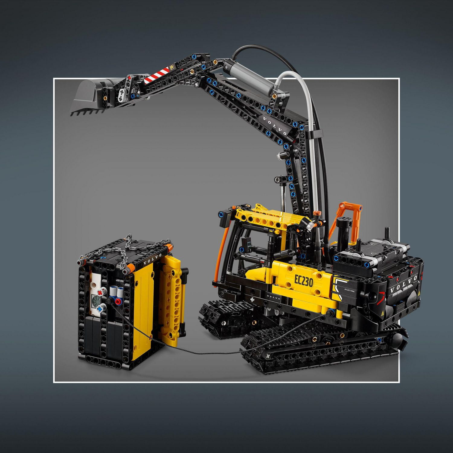LEGO Technic Le camion Volvo FMX et l’excavatrice électrique EC230 42175 Ensemble de construction (2274 pièces)