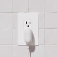thumbnail image 4 of Google 45W Fast-Charging USB-C Wall Charger Snow – Power and Speed, 4 of 5