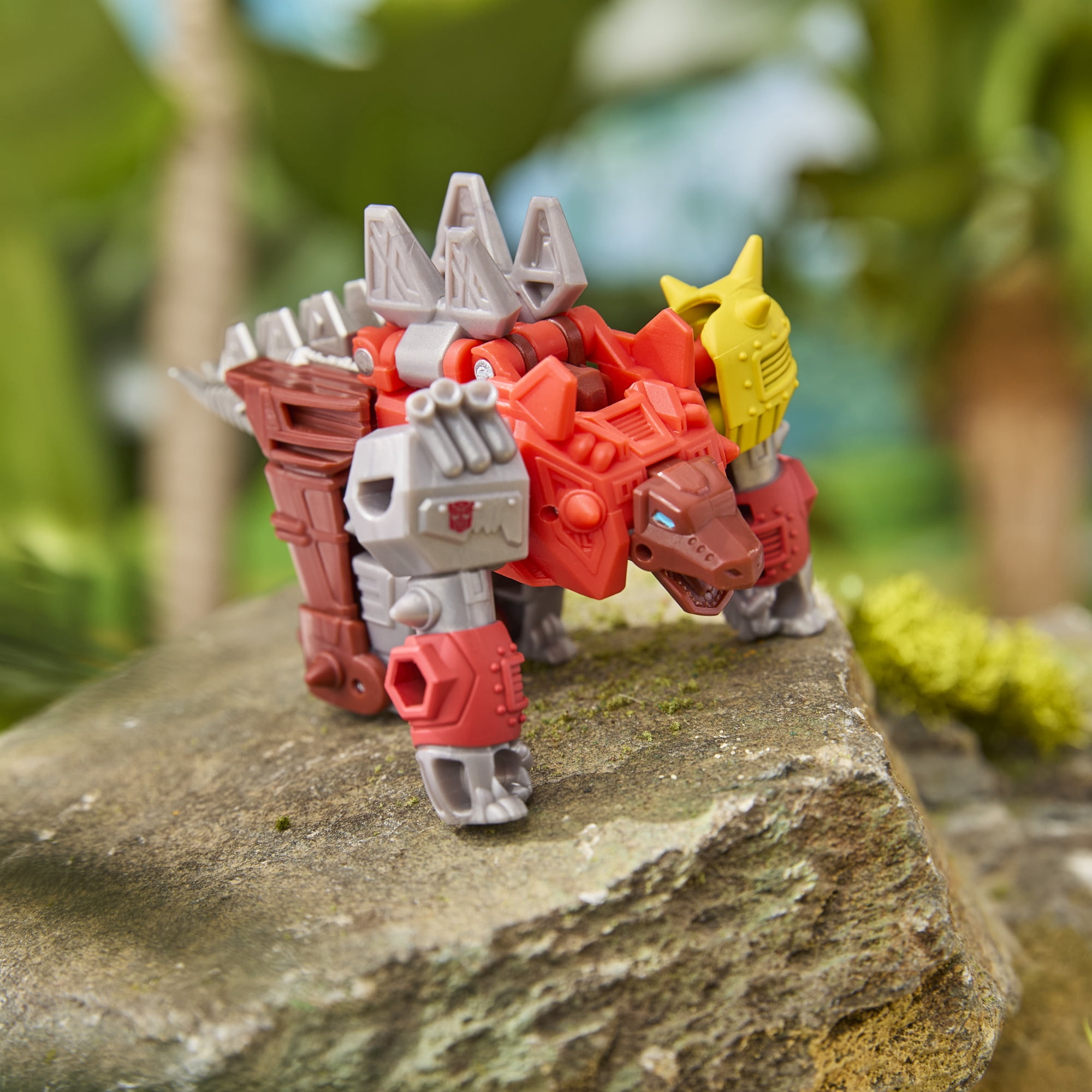 Transformers CYBERWORLD Cyber Changers Dinobot Snarl Action Figure