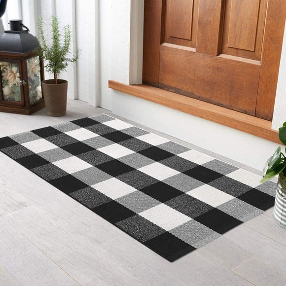 Buffalo Plaid Outdoor Doormat Rug Porch Rugs Washable Woven Black White Welcome Door Mat Front Porch Decor for Farmhouse Layered Entryway(Black and White,45*70CM)