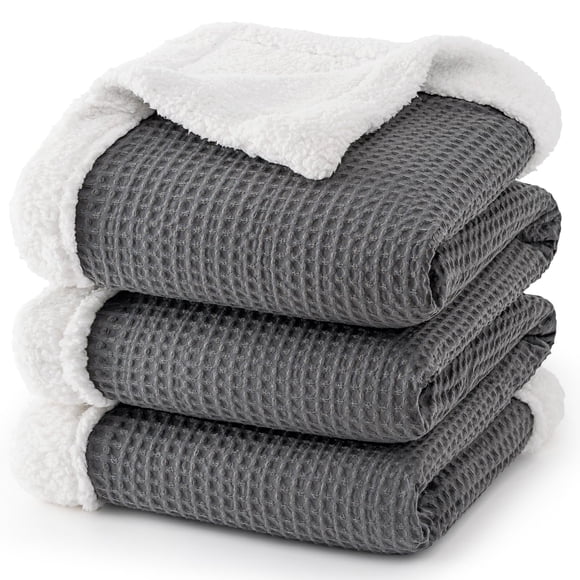 PHF Couverture Sherpa Gaufrée Format Queen, 90x90 Pouces Couverture en Molleton de Flanelle Peluche Luxueuse pour l'Hiver, Sans Perte de Fibres Sans Boulochage, Douillette et Douce