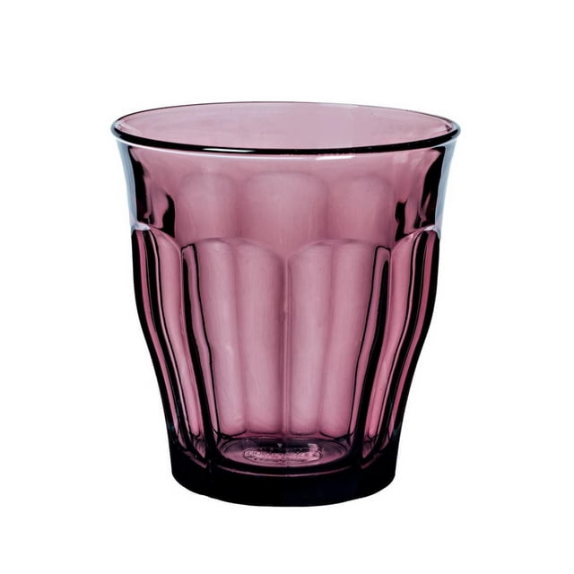 Duralex Picardie Tumbler en Verre Prune 250 ml, un Tumbler en Verre Trempé Couleur Prune avec Côtés Facettés et Lèvre Ourlée Évasée, Fabriqué en France, Résistant aux Chocs et Compatible Lave-Vaisselle, Convient aux Boissons Chaudes et Froides et Est Souvent Utilisé comme Contenant Polyvalent pour Boissons de Cuisine.