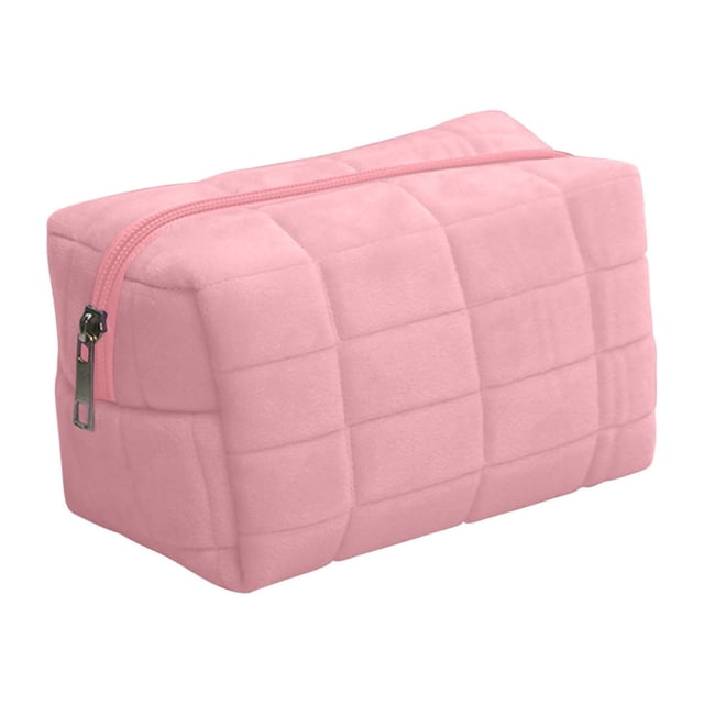 Jolie Trousse de Maquillage Grande Capacité, Sac de Rangement Portable en Peluche Velours, Sac de Rangement Cœur de Fille Personnalité. Cette Trousse de Maquillage Rose Présente une Matière en Peluche Velours Douce avec une texture Matelassée, une Fermeture Éclair Lisse et une Poignée Portable Élargie pour un Transport Facile. Mesurant 18x10 cm, Elle Offre un Rangement Grande Capacité pour Articles de Toilette et Cosmétiques, Idéale pour le Voyage avec Son design Léger et Gain de Place.