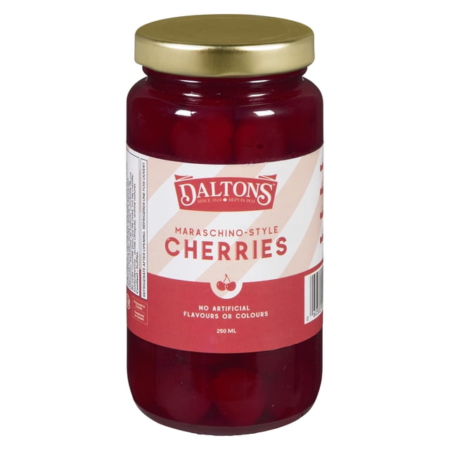 Daltons Cerises de Style Marasquin dans un Pot en Verre Transparent avec Couvercle Doré, Contenant des Cerises Rouge Vif dans du Sirop. l'Étiquette Déclare Sans Arômes Ni Colorants Artificiels et un volume de 250 ml, fruit en Conserve Idéal pour le Rangement du Garde-Manger et Souvent Utilisé comme Garniture dans les desserts et les Boissons.