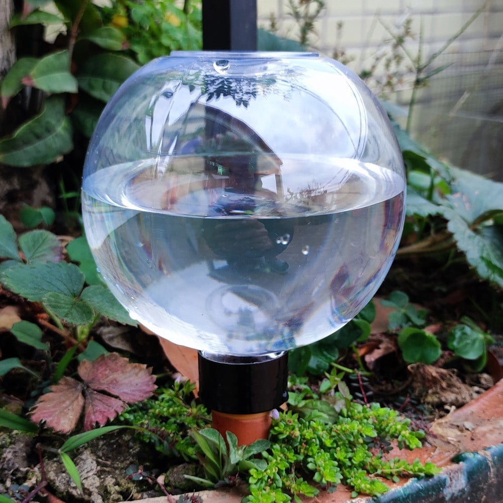 EGNMCR Watering Can Ball-shaped Automatic Watering Artifact Lazy Flower Watering Device Staggert-border Foreign Trade Water Seeper Small Succulent Dripper watering machine