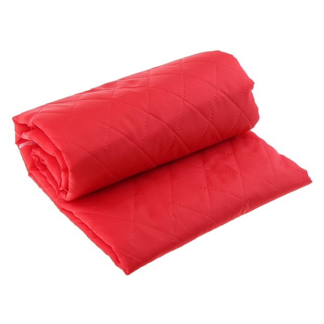 Tissu Matelassé Double Face au Mètre en polyester/coton pour Couture, Couleur Rouge Vif. le Tissu Présente un Motif Matelassé en Losanges sur Taffetas de Polyester à l'Avant et envers en Coton, Mesurant Environ 145 x 100 cm. Idéal pour des Projets de Tissu d'Artisanat, Doublure de Vêtements en Coton, Bottes, Pardessus Ou pour des Projets DIY comme des Oreillers, des Coussins et des Tapis.