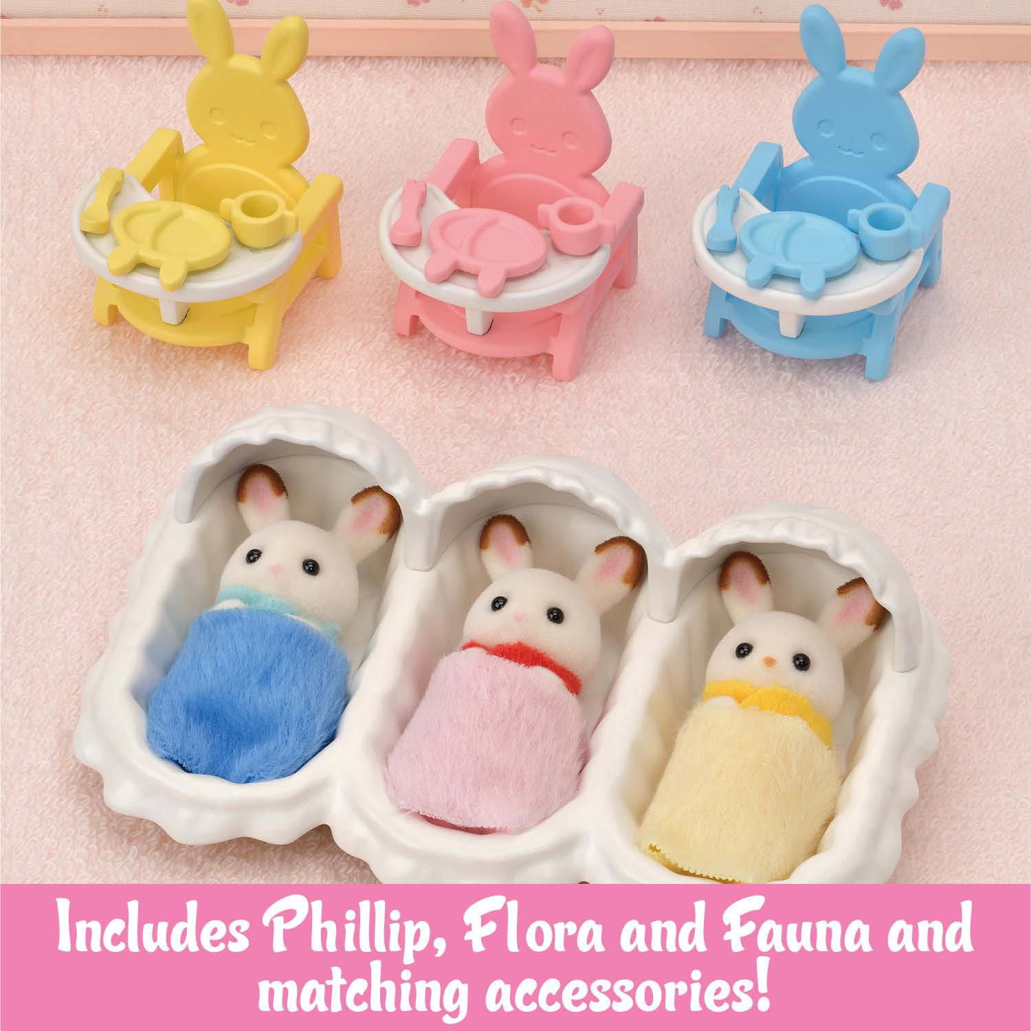 Ensemble de soins pour triplés de Calico Critters, ensemble de jeu pour maison de poupée avec accessoires et 3 figurines