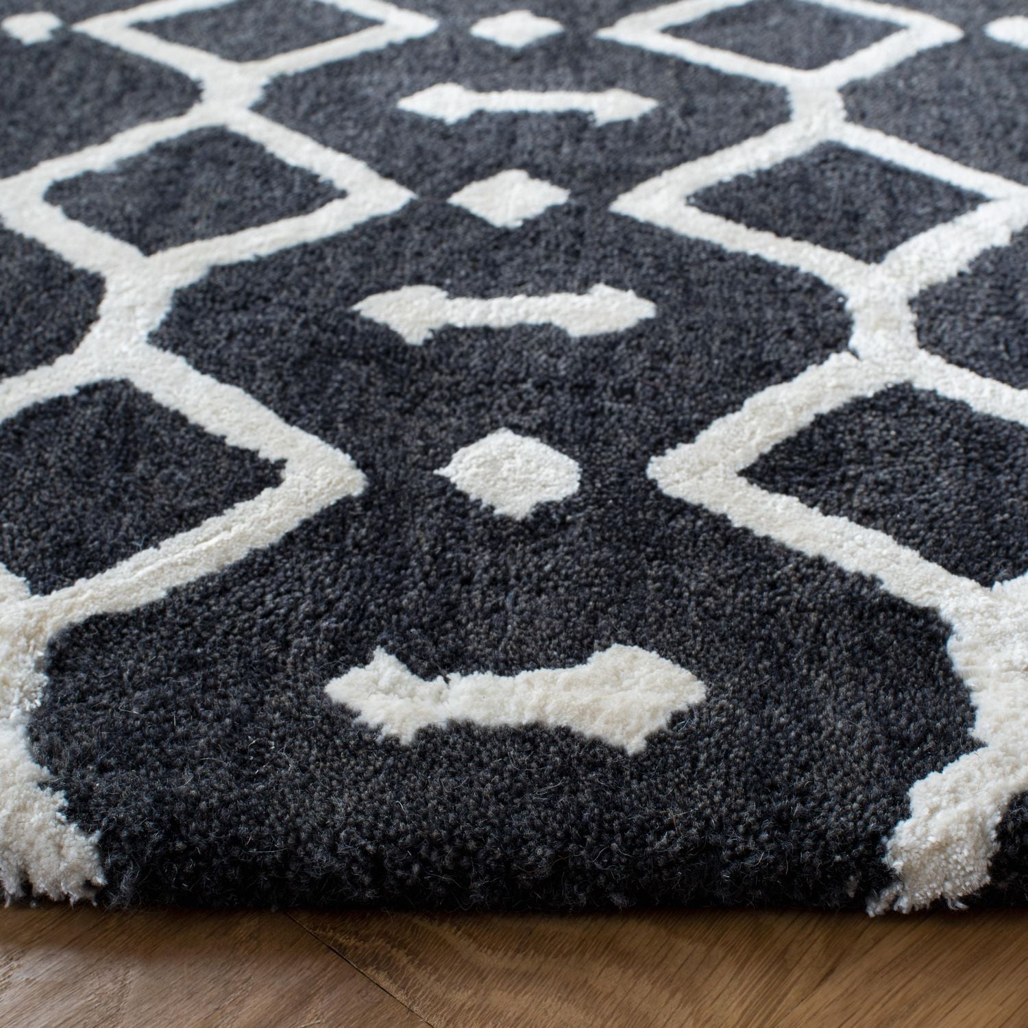 Safavieh Himalaya Darin Geometric Area Rug