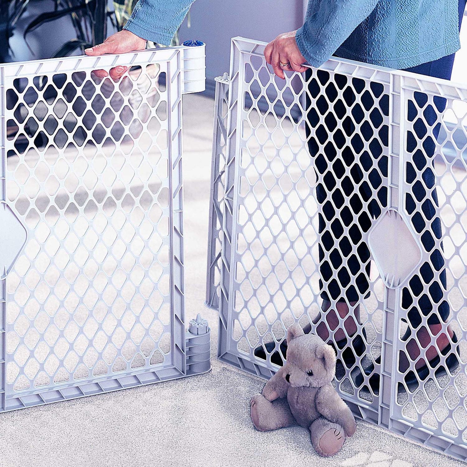North States 6-Panel Easy To Use Baby Gate Plastic Superyard Classic Baby or Pet Playard