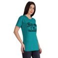 thumbnail image 2 of Inkmeso Embrasse-Moi Je Suis Vaccinée T-shirt Drôle Pro-Vaccin à Col Rond pour Femmes-LB, 2 of 8