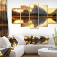 thumbnail image 1 of Lever de Soleil au Lac Vermillon dans le Parc Banff - Impression d'Art sur Toile Paysage, 1 of 1