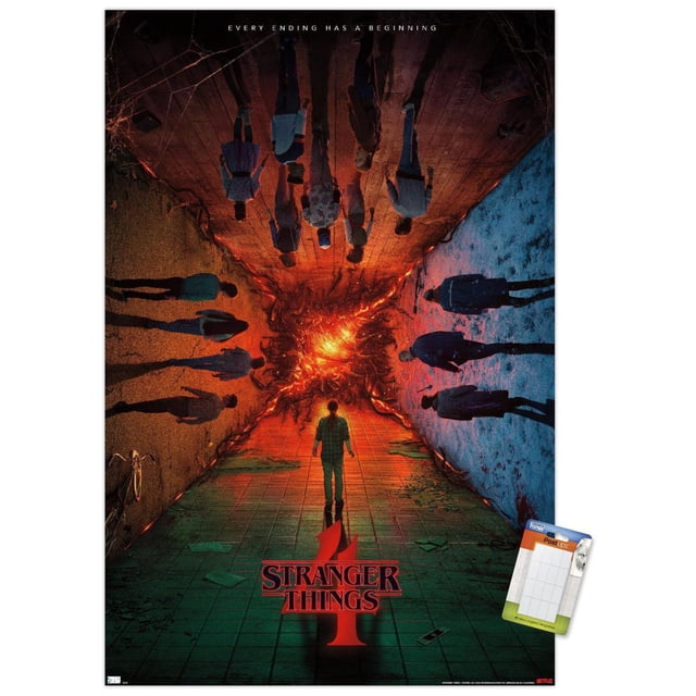 Netflix Stranger Things : Saison 4 - Affiche Murale Teaser de Groupe en une Feuille, 22,375 Pouces x 34 Pouces, Représentant une Figurine Solitaire Debout sur un Plancher de Carreaux Verts Face à un Portail Lumineux Ardent Entouré de silhouettes Ombrées sur des Murs en Bois et Texturés Glacés, avec la phrase « Every Ending Has a Beginning » au-Dessus et le logo Stranger Things 4 Rouge en Dessous, Imprimée sur Papier d'Affiche Lustré Idéale pour l'Art Mural et