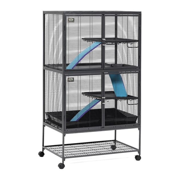 MidWest Critter Nation Cage pour Petits Animaux à Double Unité 36"x25"x63 Pouces avec Cadre en Treillis Métallique Noir et Espacement horizontal de 1/2 Pouces, Deux Compartiments Empilés Chacun avec Doubles Portes Pleine Largeur, Rampes en Plastique Bleues avec Couvercles, Tablettes Ajustables, Bacs Amovibles Étanches, et un Support à Roulettes avec Étagère de Rangement Inférieure Convenant aux Petits Animaux pour Grimper et Explorer.