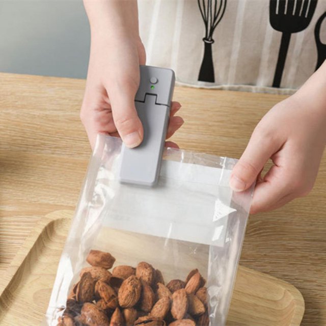 Feltree Portable Mini Bag Sealer Portable Bag Sealer Mini Bag Sealer with Magnet USB Charging Plastic Bag Sealing Machine